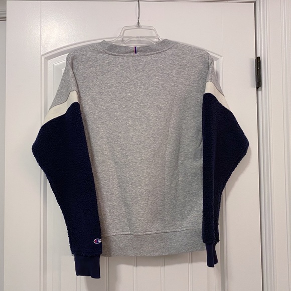 ☼Champion Sherpa Crewneck Sweater☼ - Picture 6 of 7